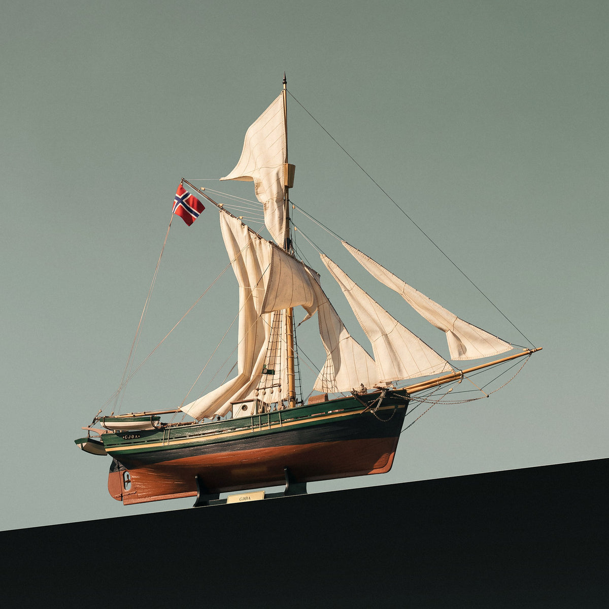 Maquette du Gjøa : le navire d'Amundsen à l'échelle 1:45