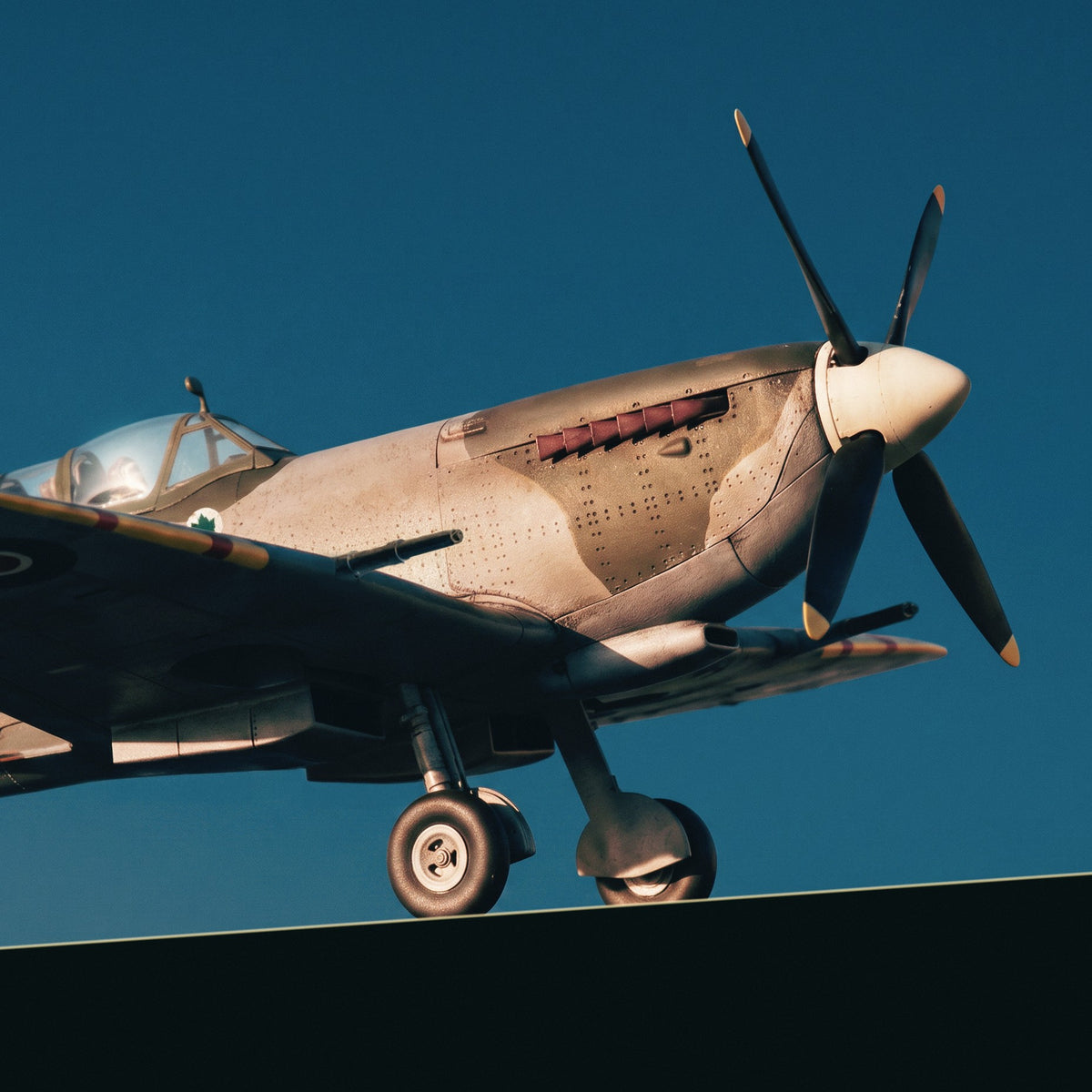 Supermarine Spitfire Mk IXc EN398 Aircraft Model – Second World War – 1/24 Scale