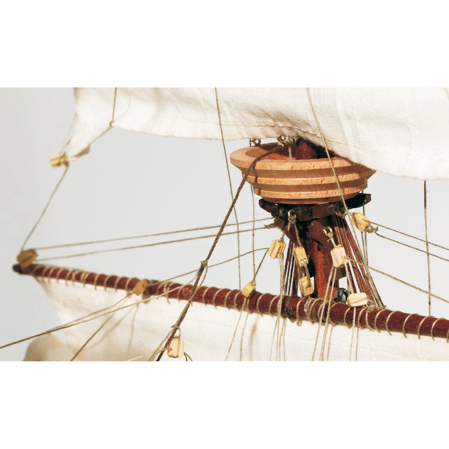 Maqueta de barco de madera San Martín