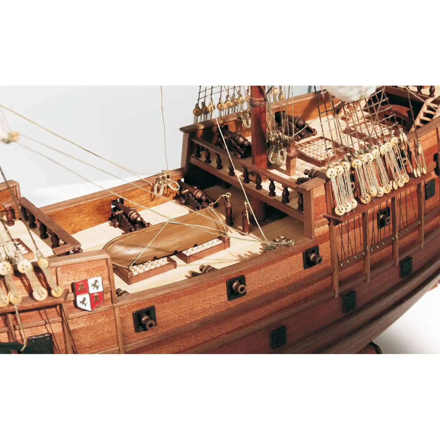 Maqueta de barco de madera San Martín
