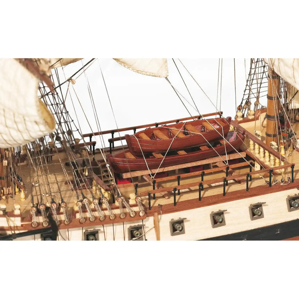 Maqueta de barco de madera Diana