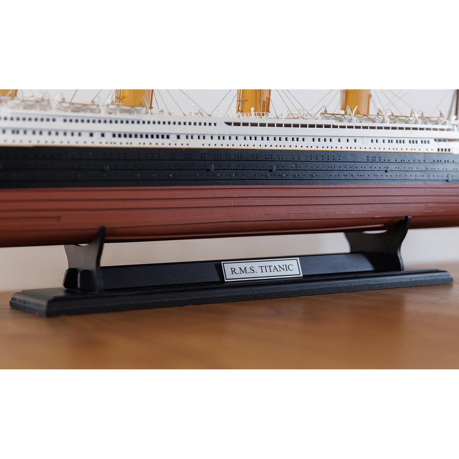 peana negra 380x120 mm para modelismo y maquetas