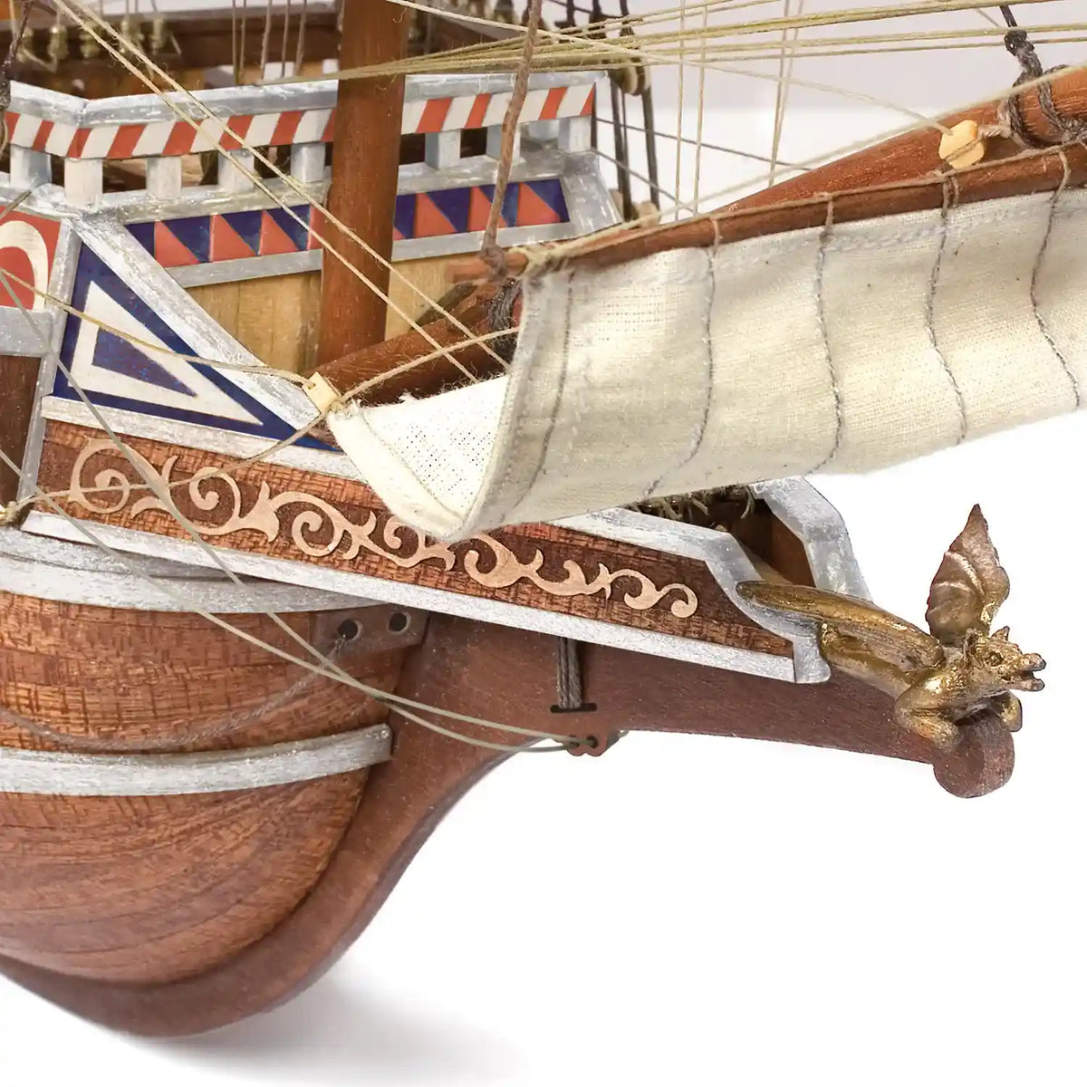 Maqueta de barco de madera HMS Revenge