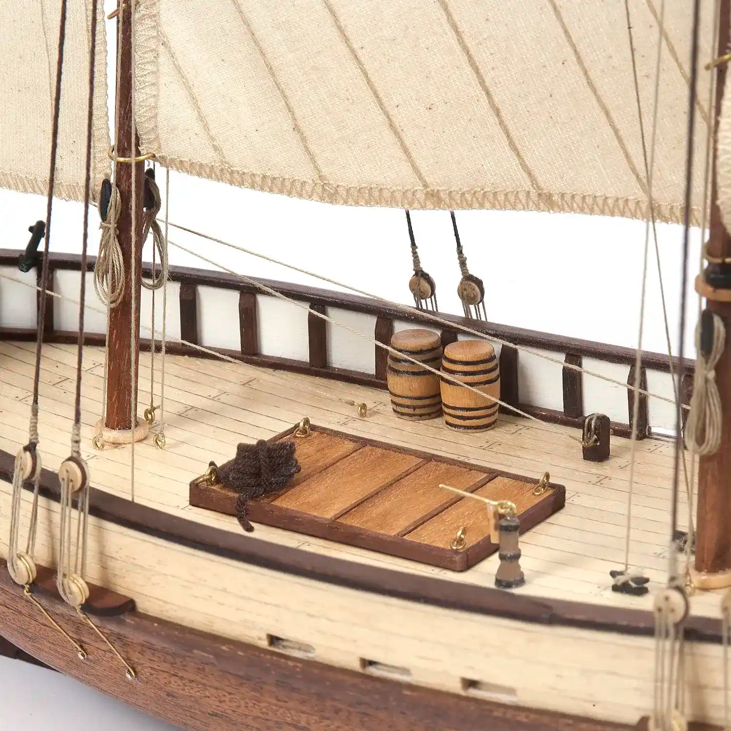 Maqueta de barco de madera iniciación Polaris