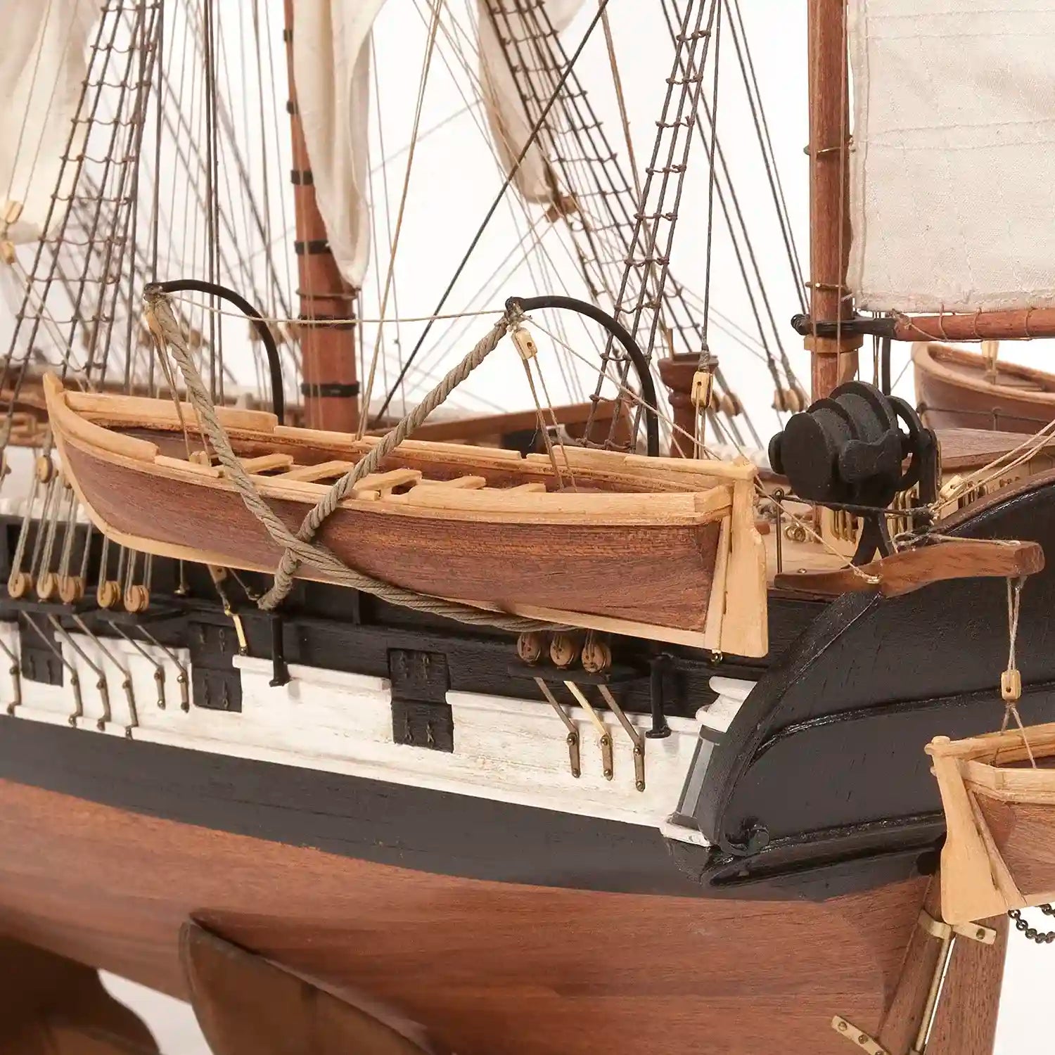 Maqueta de barco de madera HMS Beagle