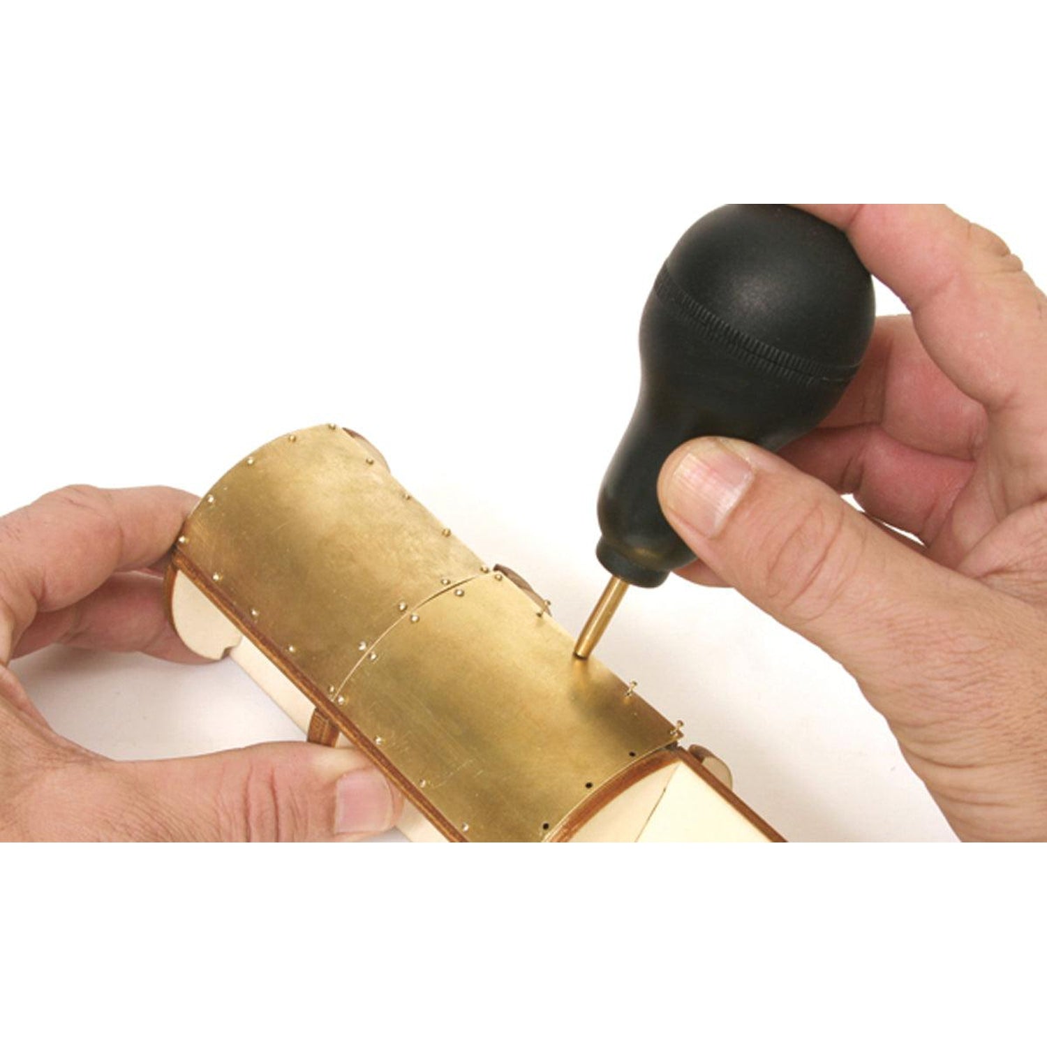 Clavador para puntas en maquetas de barcos de madera
