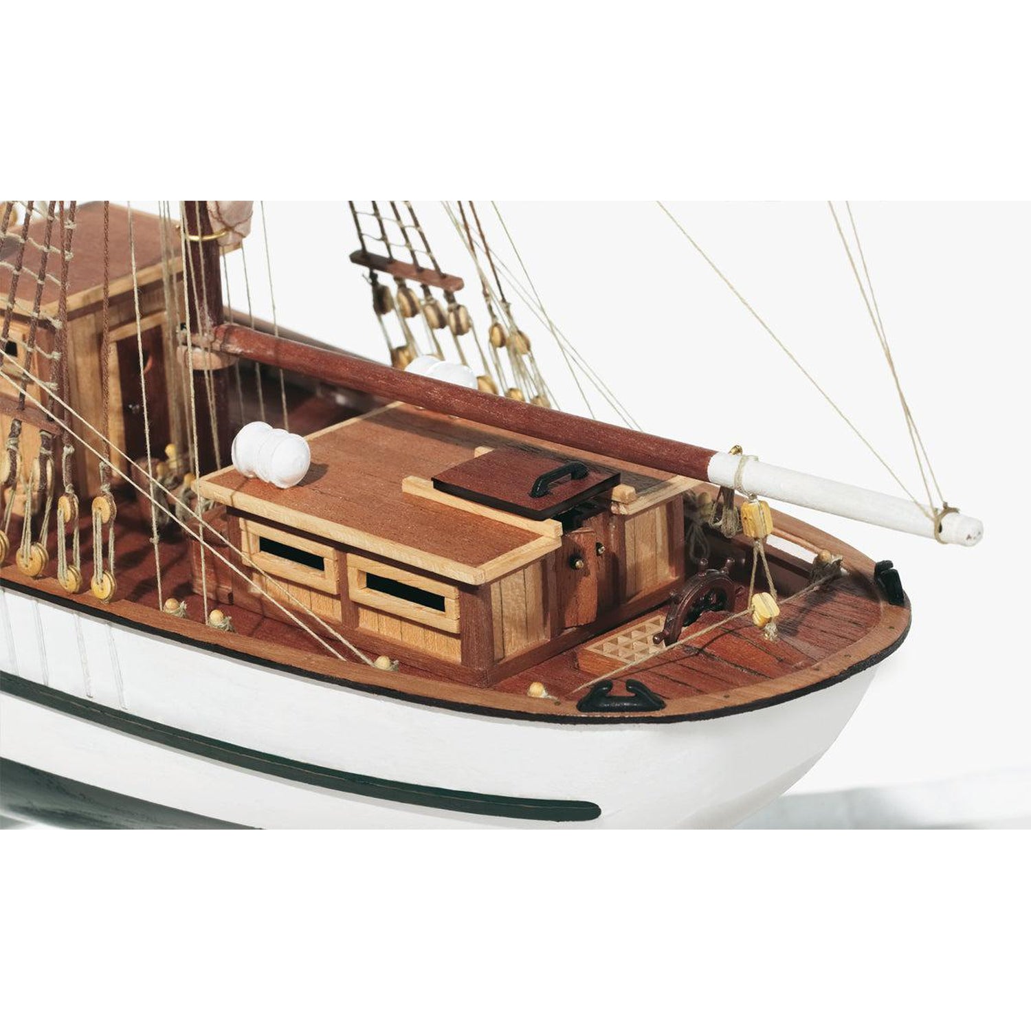 Maqueta de barco de madera Aurora