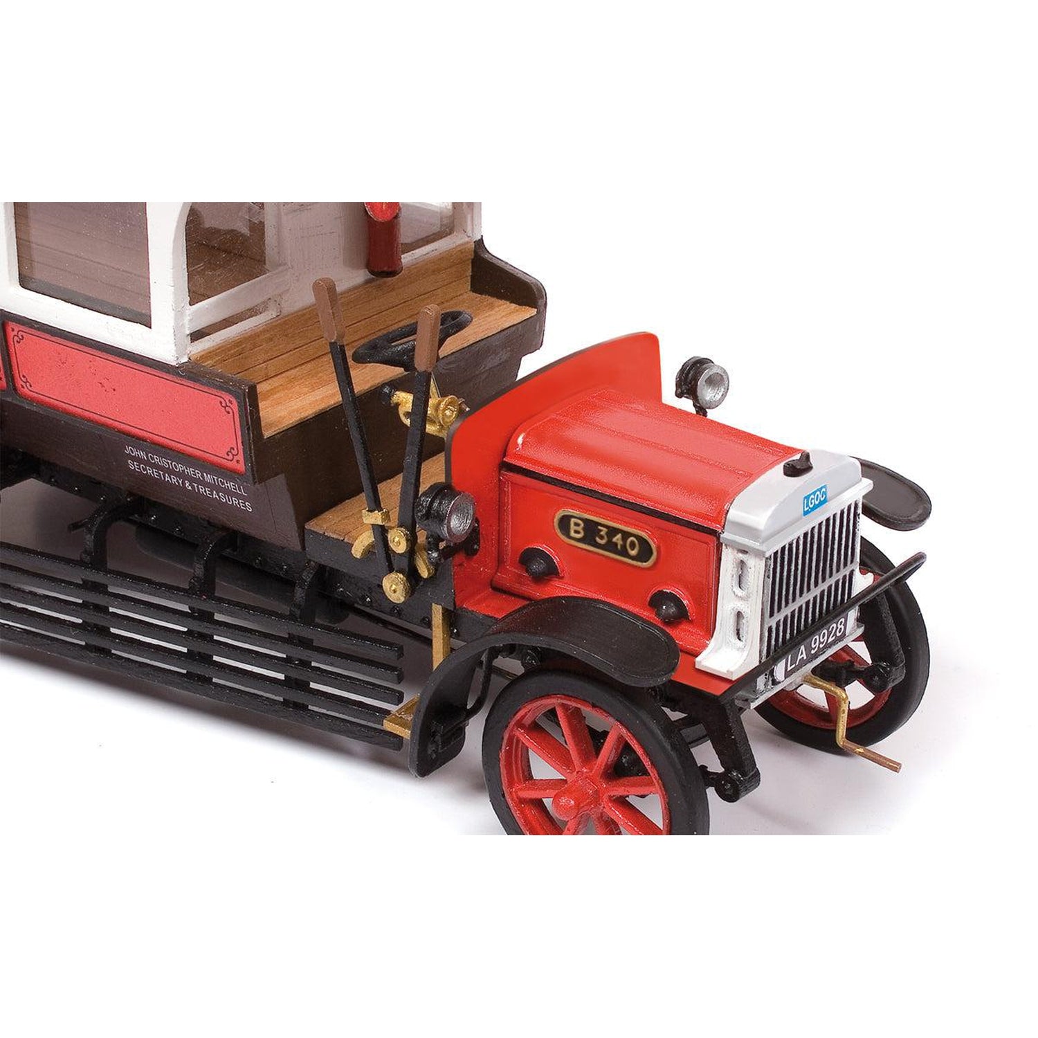 Maqueta de madera AEC bus B-type